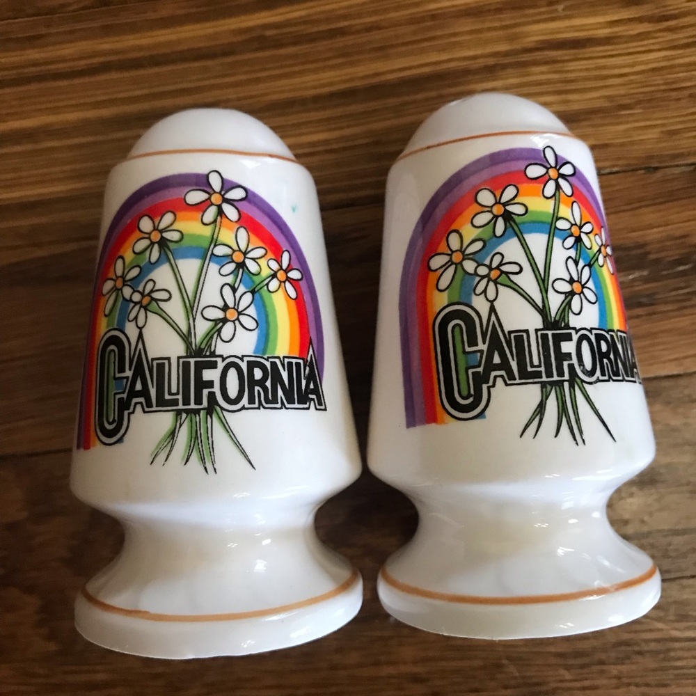 vintage Rainbow California salt pepper shakers 80s Sea World